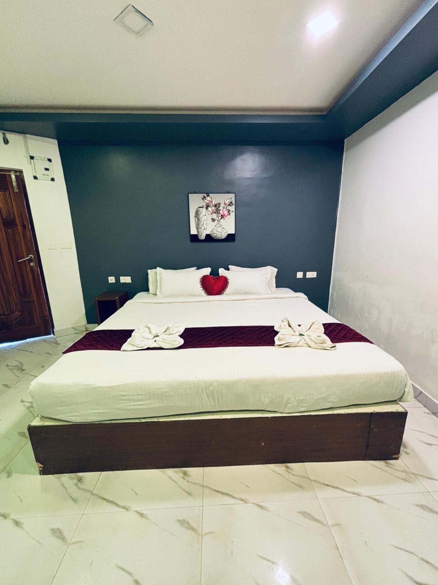 The Elite Beachview Pondicherry Bagian luar foto